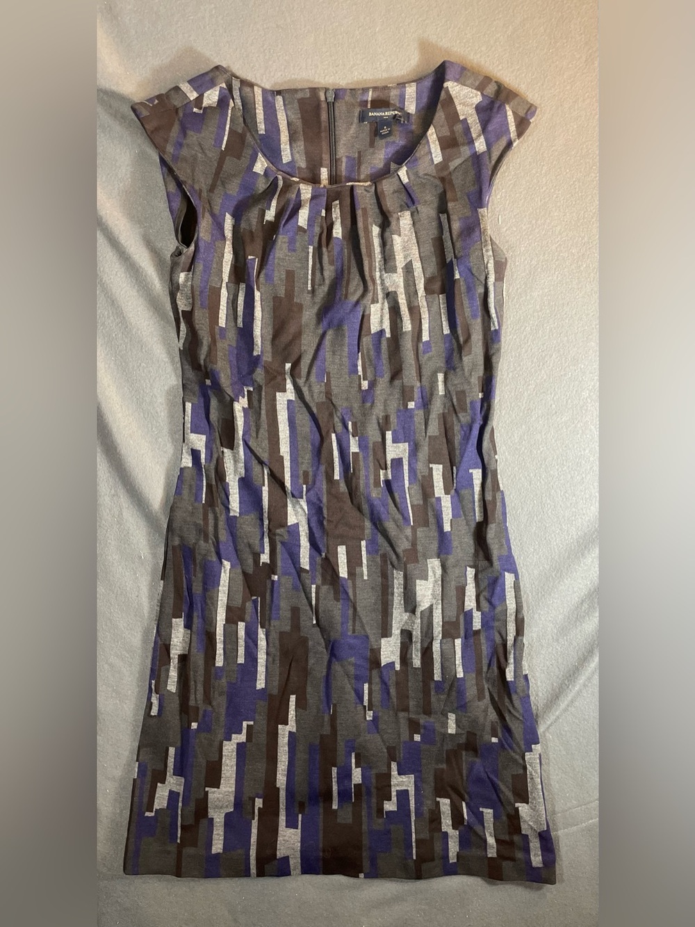 Banana Republic Geometric Cap-Sleeve Sheath Dress in Gray, Purple, Black